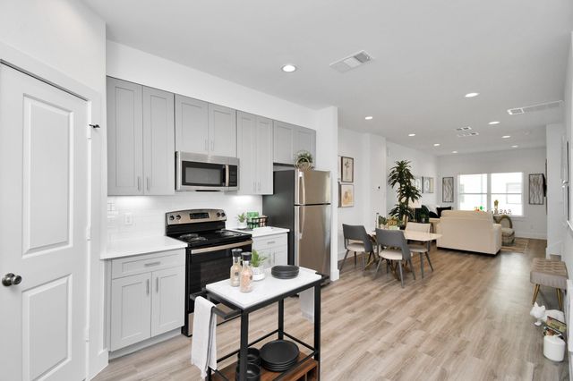 2004 Laverne Willow Lane B, Houston, TX 77080