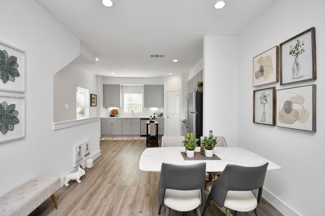 2004 Laverne Willow Lane B, Houston, TX 77080