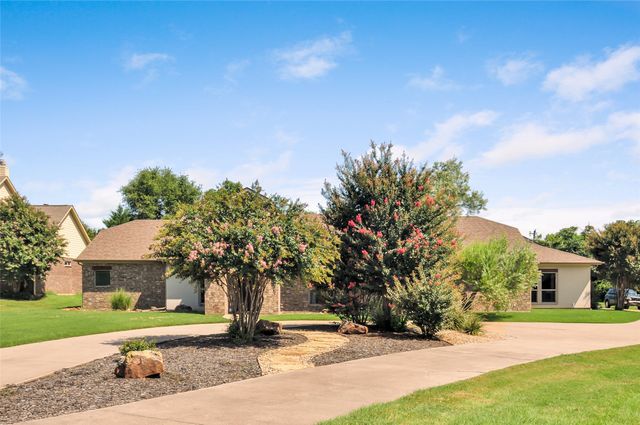 1803 W Emerald Bend Court, Granbury, TX 76049