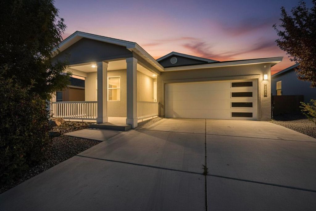 2634 CAMINO PLATA Loop NE, Rio Rancho, NM 87144