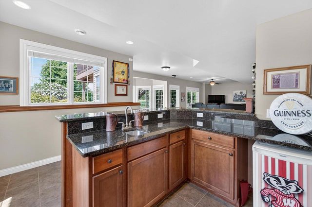 1516 Blue Ridge Trail, Waunakee, WI 53597