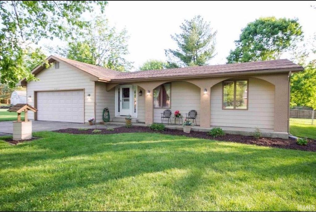 8621 Samantha Drive, Fort Wayne, IN 46835