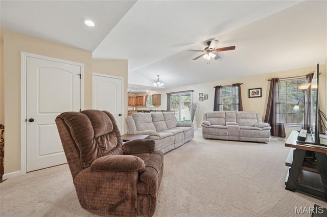 280 Gardenia Drive, Troy, MO 63379