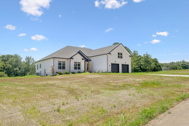 1630 Parchman Rd, Clarksville, TN 37040