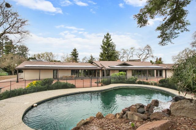 38385 Larue Way, Davis, CA 95616