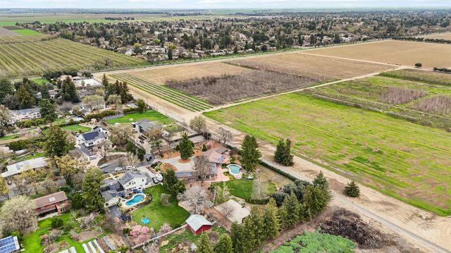 38385 Larue Way, Davis, CA 95616