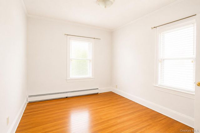 15 W Walnut Street, Long Beach, NY 11561