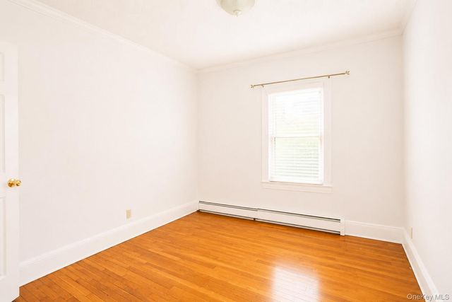 15 W Walnut Street, Long Beach, NY 11561