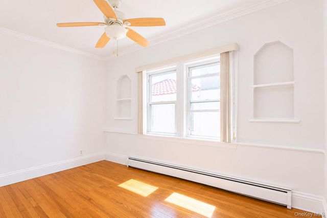 15 W Walnut Street, Long Beach, NY 11561
