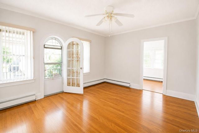 15 W Walnut Street, Long Beach, NY 11561