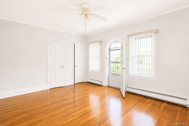 15 W Walnut Street, Long Beach, NY 11561