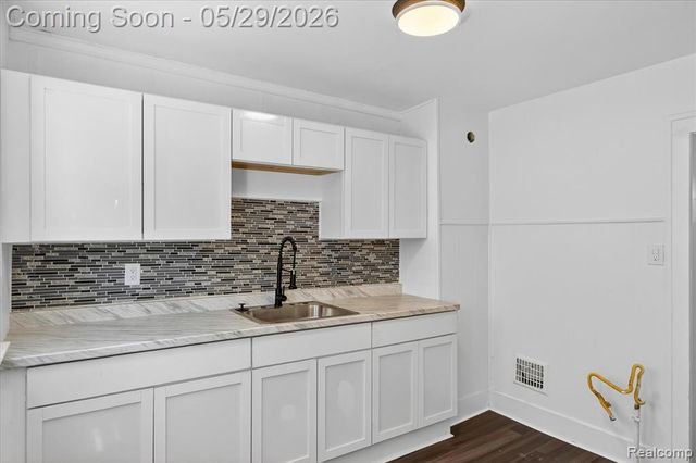 15875 Northlawn Street, Detroit, MI 48238