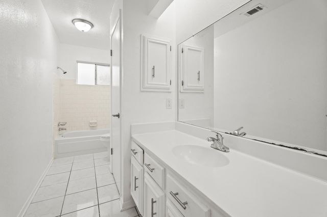 16426 Forest Bend Avenue, Friendswood, TX 77546