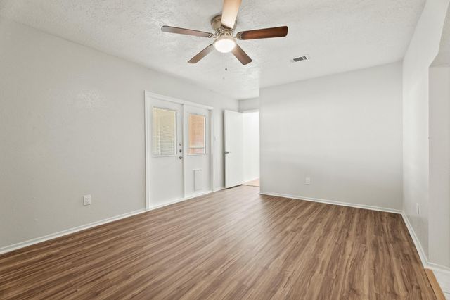 16426 Forest Bend Avenue, Friendswood, TX 77546