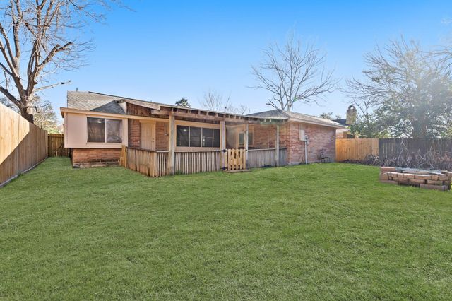 16426 Forest Bend Avenue, Friendswood, TX 77546