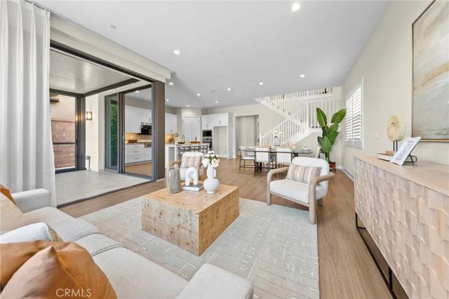 130 Tomahawk, Irvine, CA 92618