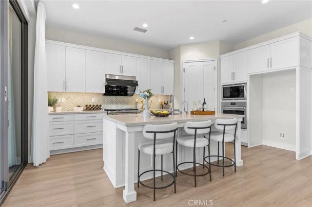 130 Tomahawk, Irvine, CA 92618