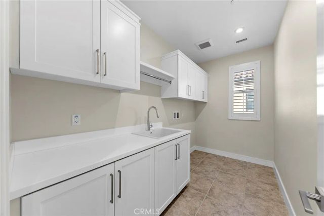 130 Tomahawk, Irvine, CA 92618