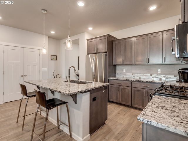 472 Sw 16TH Ave, Canby, OR 97013