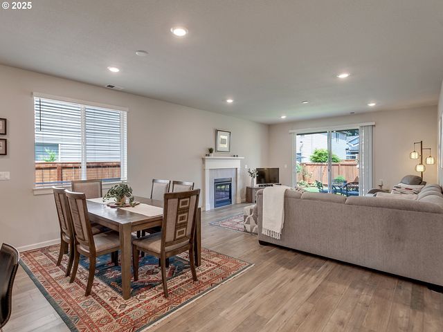 472 Sw 16TH Ave, Canby, OR 97013