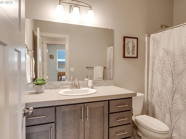 472 Sw 16TH Ave, Canby, OR 97013