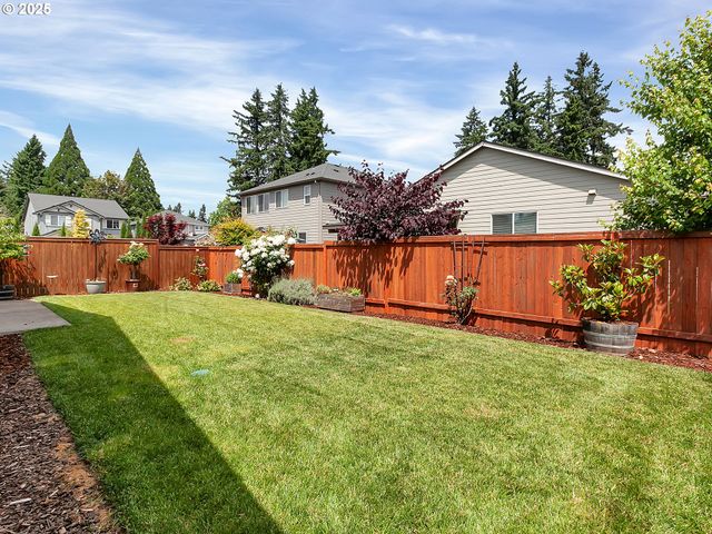 472 Sw 16TH Ave, Canby, OR 97013