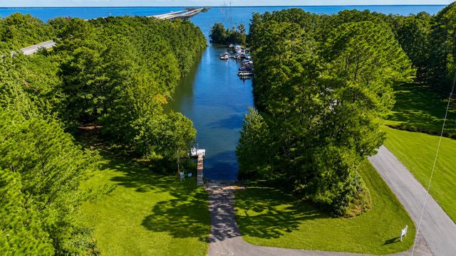 115 Wateree Drive, Santee, SC 29142