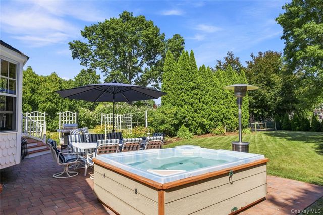 1035 Theresa Drive, Mattituck, NY 11952