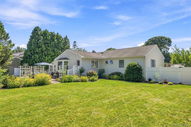 1035 Theresa Drive, Mattituck, NY 11952