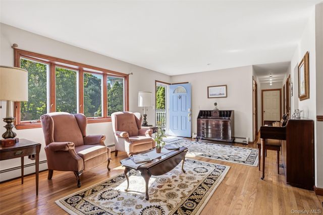 1035 Theresa Drive, Mattituck, NY 11952