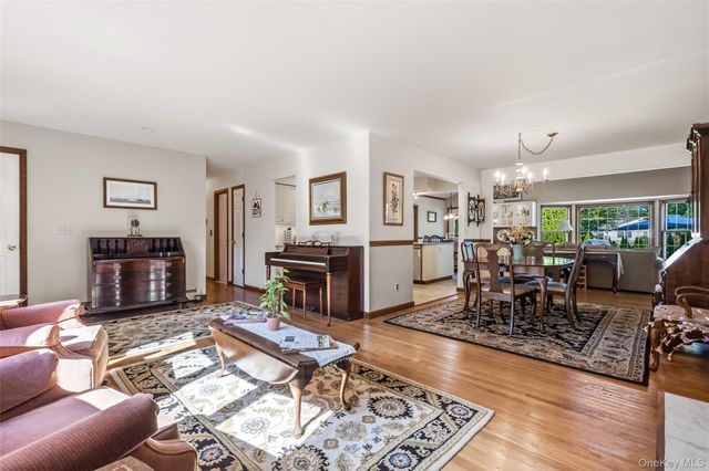 1035 Theresa Drive, Mattituck, NY 11952