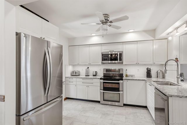 1035 Theresa Drive, Mattituck, NY 11952