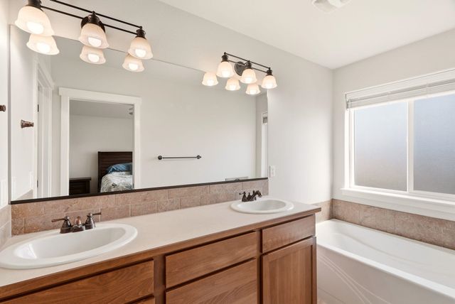 6906 N NAPA St, Spokane, WA 99217