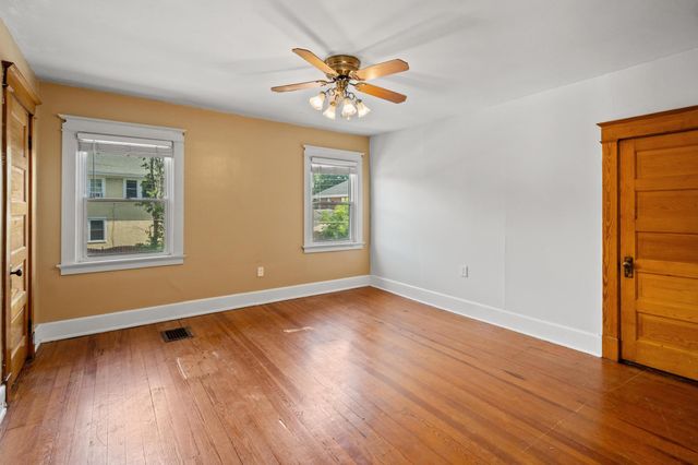 35 E 40th Street, Latonia, KY 41015