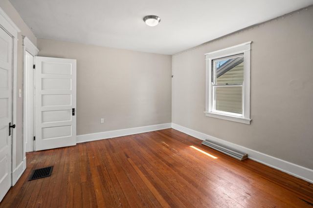 35 E 40th Street, Latonia, KY 41015
