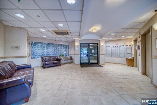 189 Forest Avenue 409, Paramus, NJ 07652