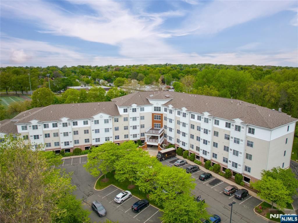 189 Forest Avenue 409, Paramus, NJ 07652