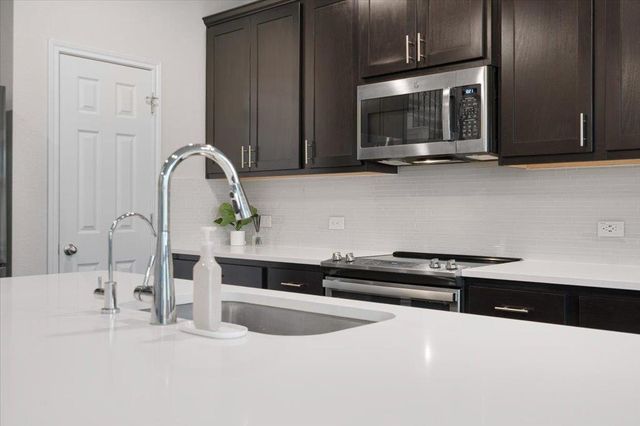 513 Limestone RD, Liberty Hill, TX 78642