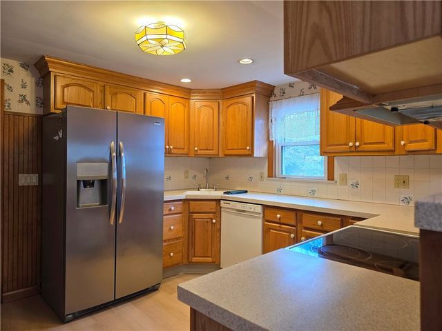 473 River Road, Lincoln, RI 02865