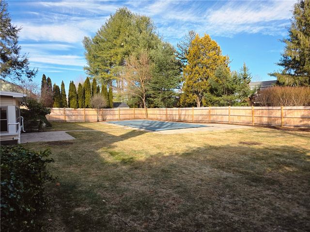 473 River Road, Lincoln, RI 02865