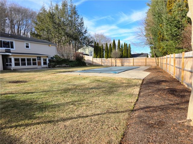 473 River Road, Lincoln, RI 02865