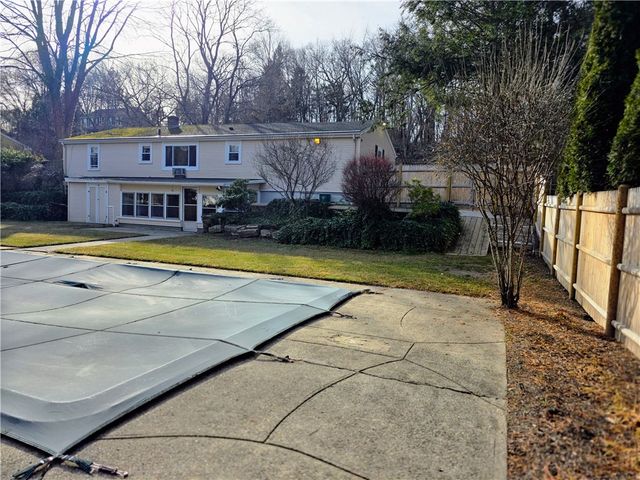 473 River Road, Lincoln, RI 02865