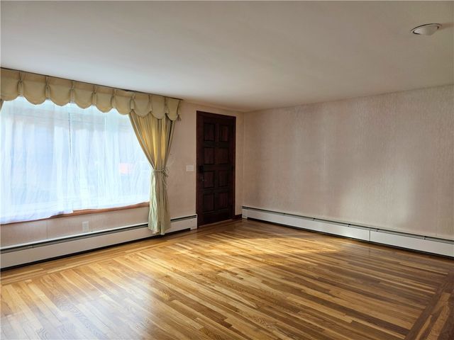 473 River Road, Lincoln, RI 02865