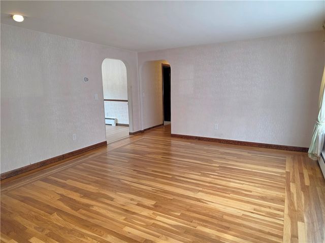 473 River Road, Lincoln, RI 02865