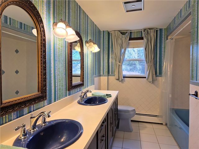 473 River Road, Lincoln, RI 02865