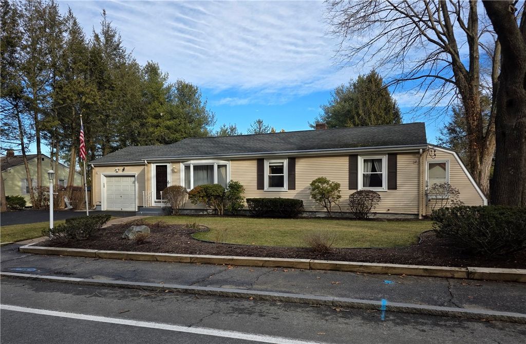 473 River Road, Lincoln, RI 02865