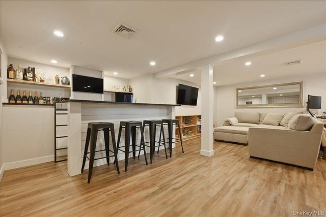 98 Vincent Place, Lynbrook, NY 11563