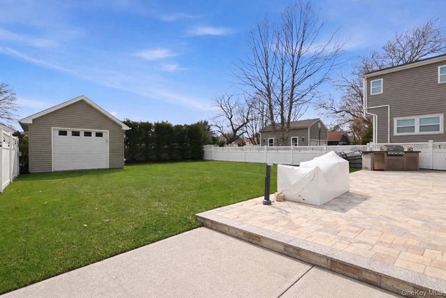 98 Vincent Place, Lynbrook, NY 11563