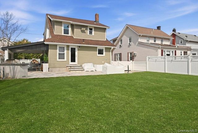 98 Vincent Place, Lynbrook, NY 11563