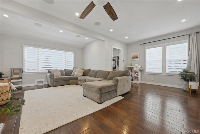 98 Vincent Place, Lynbrook, NY 11563